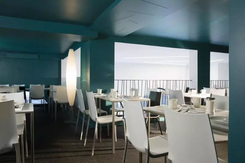 Fotos del hotel Hôtel Diana Dauphine  Room Service Disponible:  3