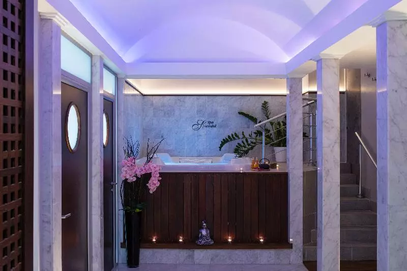 Fotos del hotel Gounod:  4