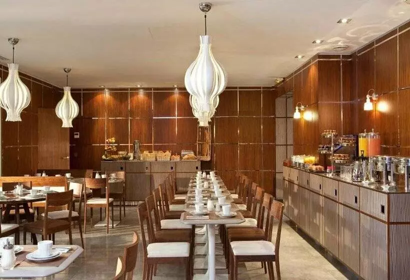 Fotos del hotel Jardins Eiffel:  3