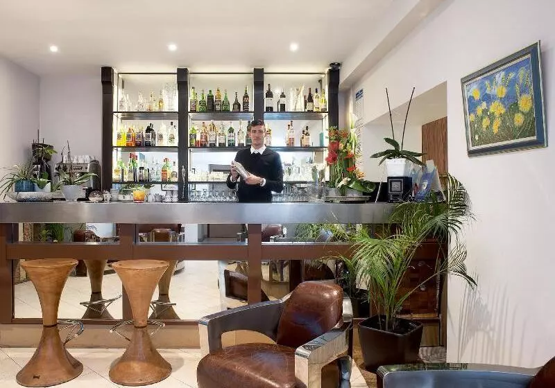 Fotos del hotel Hôtel Esprit D'azur:  10