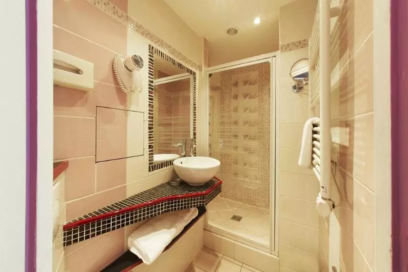 Fotos del hotel Hôtel Poussin:  13