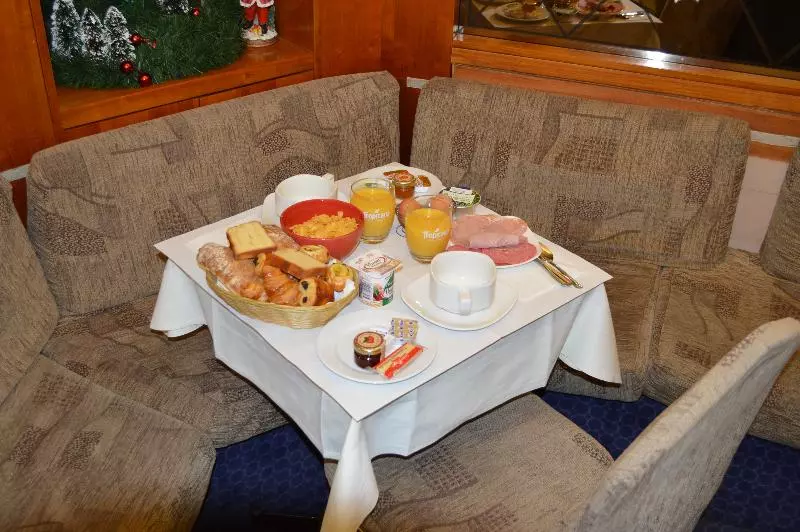 Fotos del hotel Royal Elysées:  13