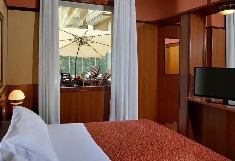 Fotos del hotel Grand Hotel Elite:  25