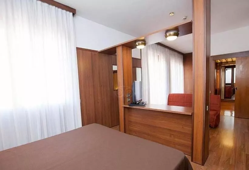 Fotos del hotel Grand Hotel Elite:  21