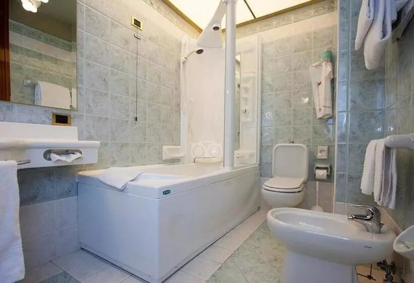 Fotos del hotel Grand Hotel Elite:  16