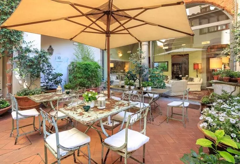 Fotos del hotel J And J Historic House:  3