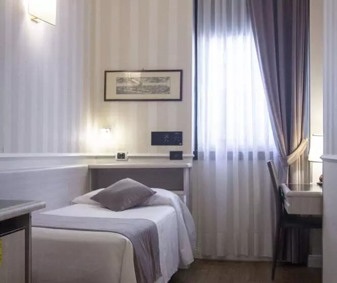 Fotos del hotel Flora:  16