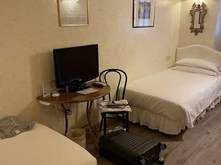 Fotos del hotel Fontana:  2