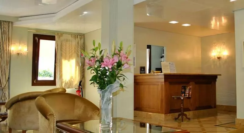 Fotos del hotel Carlton Capri:  25