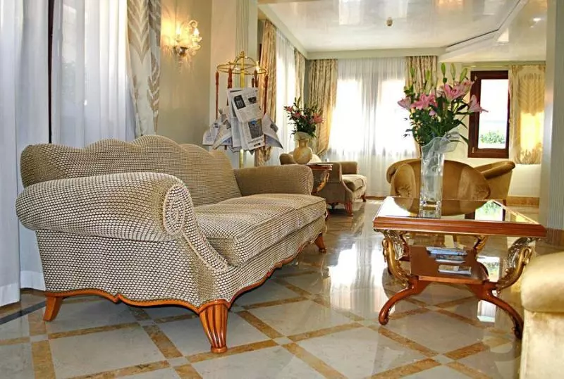 Fotos del hotel Carlton Capri:  10