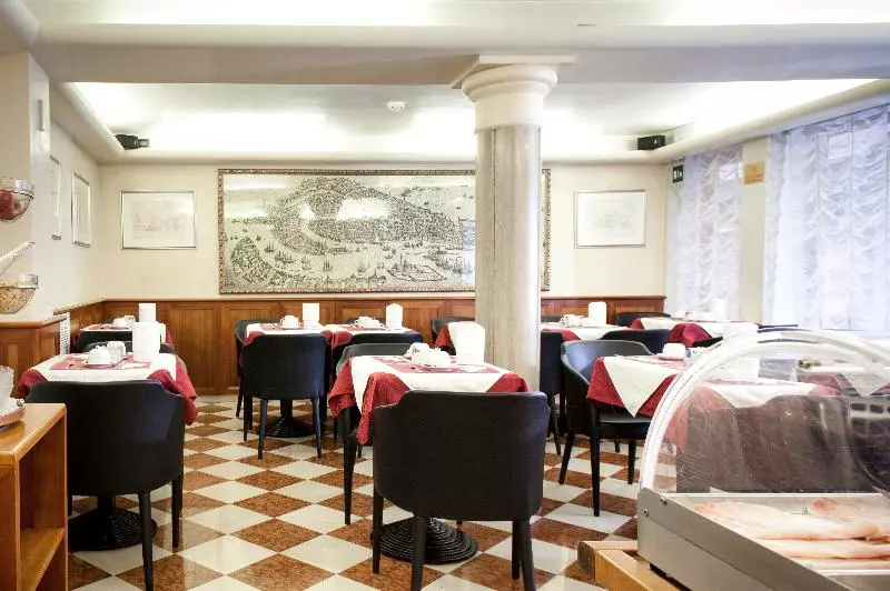 Fotos del hotel Commercio & Pellegrino:  6