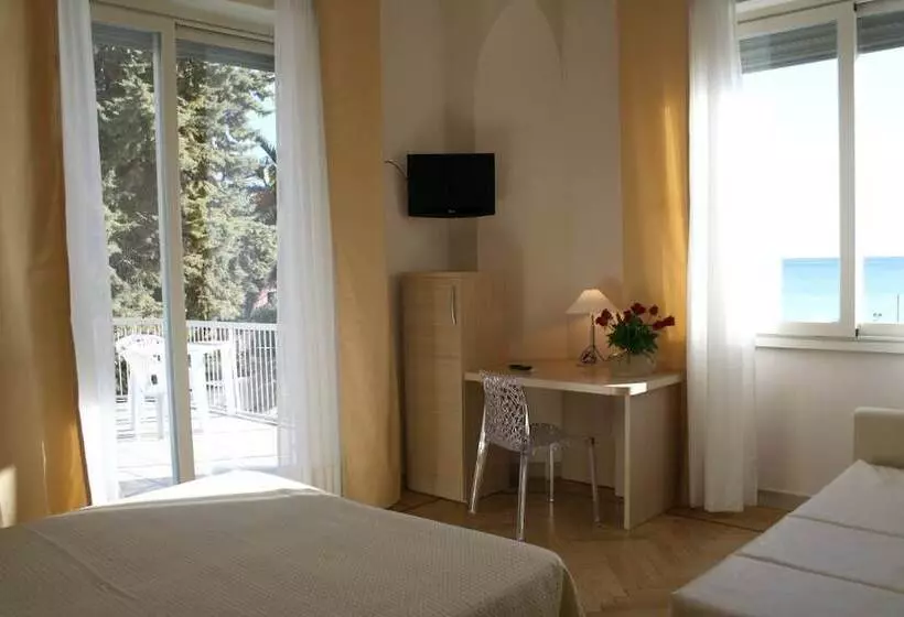 Fotos del hotel Napoleon:  8