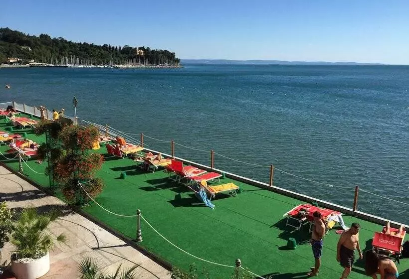 Fotos del hotel Riviera & Maximilian's:  2