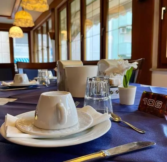 Fotos del hotel Villa Augusta:  11