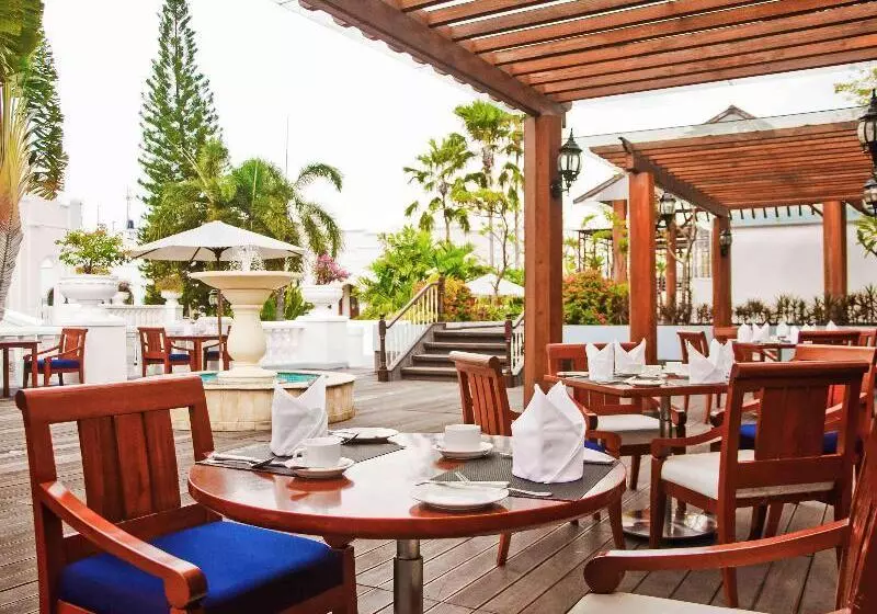 Fotos del hotel Majapahit Surabaya Mgallery:  7