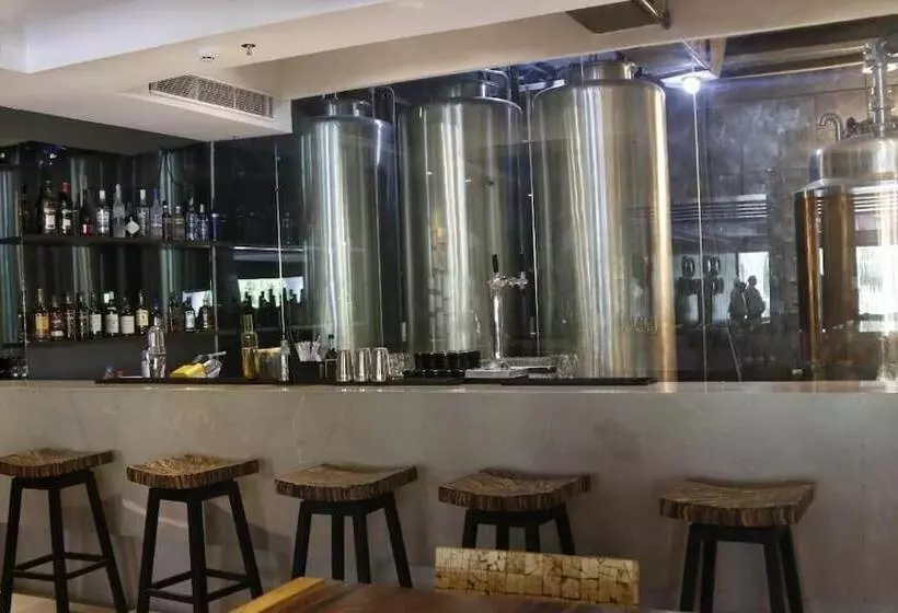 Fotos del hotel The Piccadily Chandigarh:  5