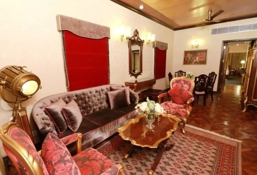 Fotos del hotel The Piccadily Chandigarh:  11