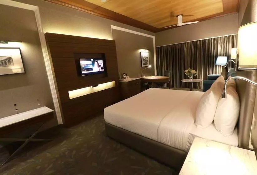 Fotos del hotel The Piccadily Chandigarh:  2