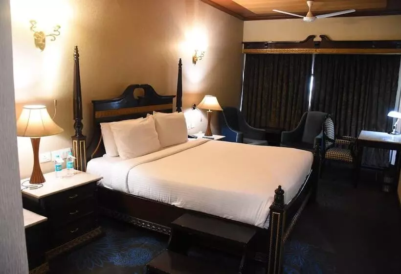 Fotos del hotel The Piccadily Chandigarh:  23