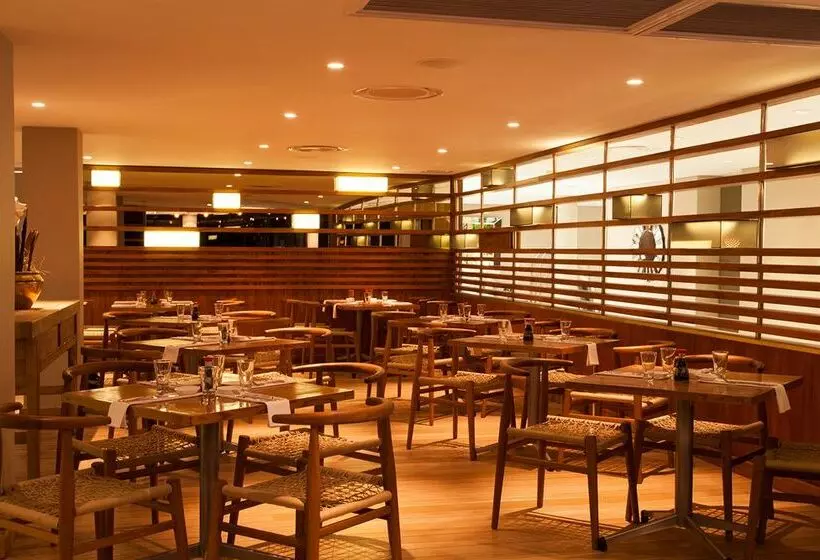 Fotos del hotel Ambassador Hotel:  12