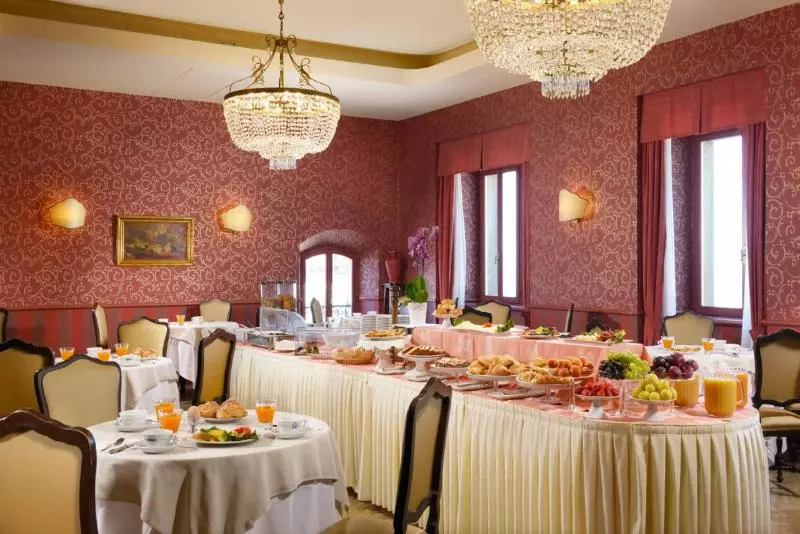 Fotos del hotel Titano:  4