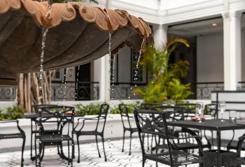 Fotos del hotel Winchester Mansions:  8