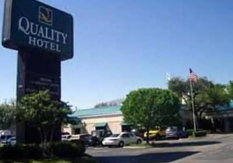 Avant on Market Street