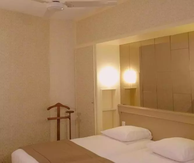 Fotos del hotel Hôtel Eiffel Kensington:  8