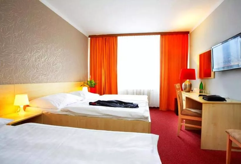 Fotos del hotel Charles Central:  4