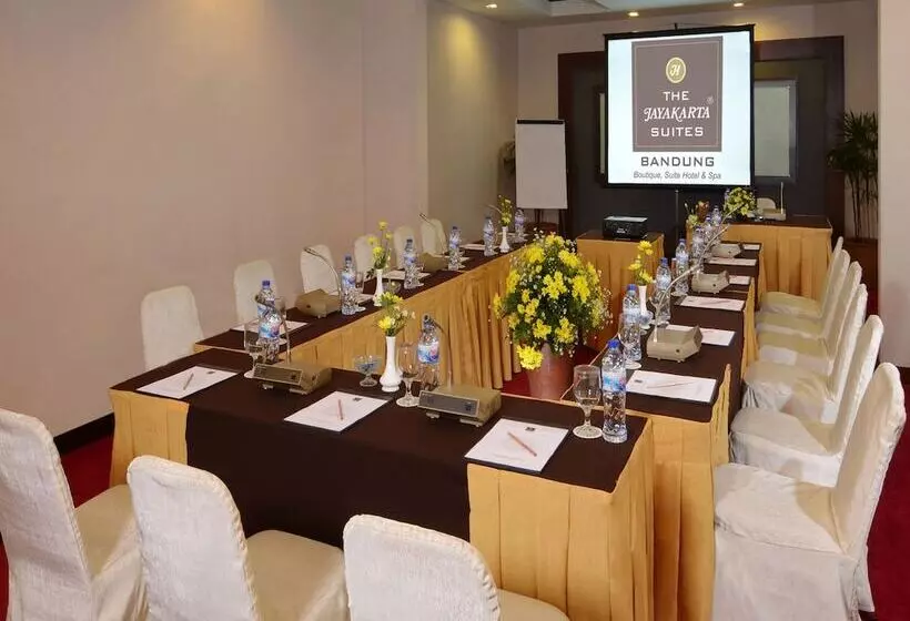 Fotos del hotel The Jayakarta Suites Bandung:  4