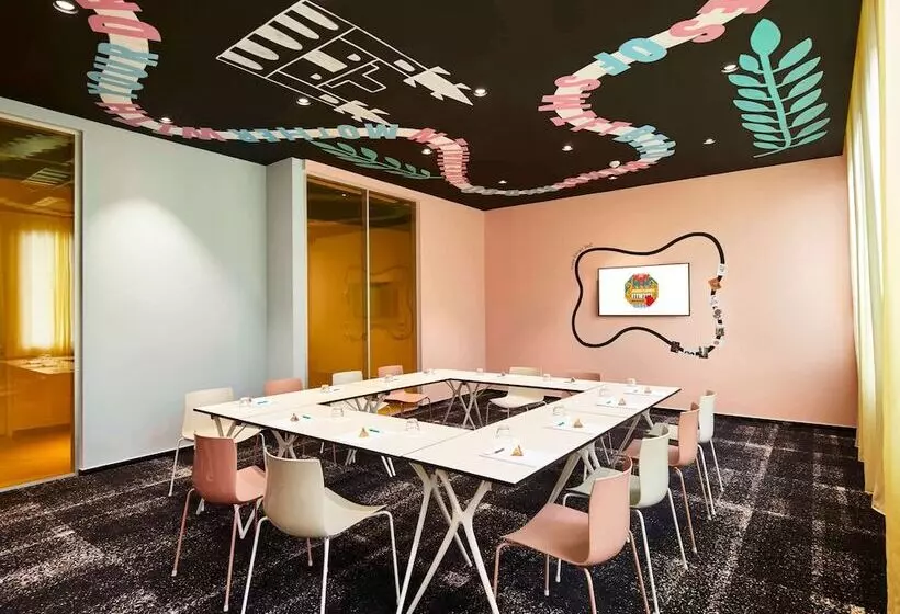 Fotos del hotel Mama Shelter Prague:  11