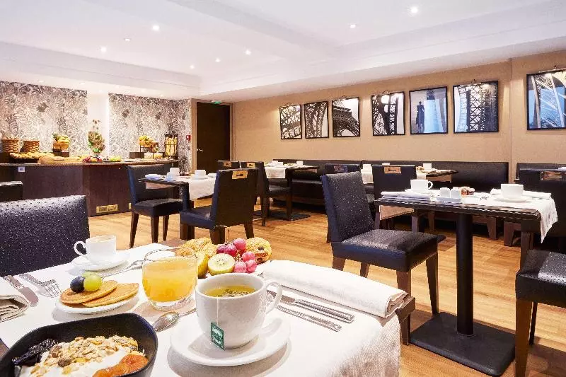 Fotos del hotel Plaza Tour Eiffel:  4