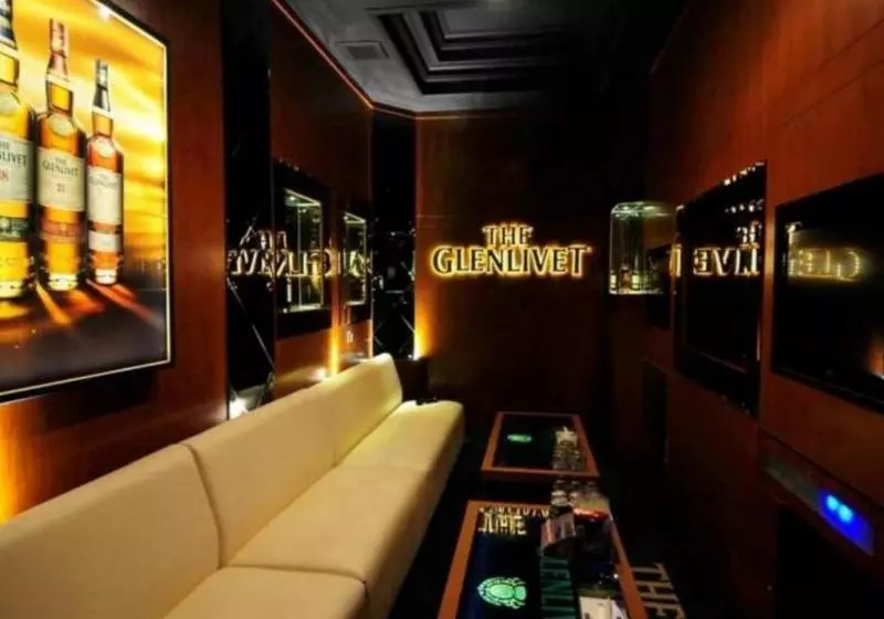 Fotos del hotel The Media Hotel And Towers:  4