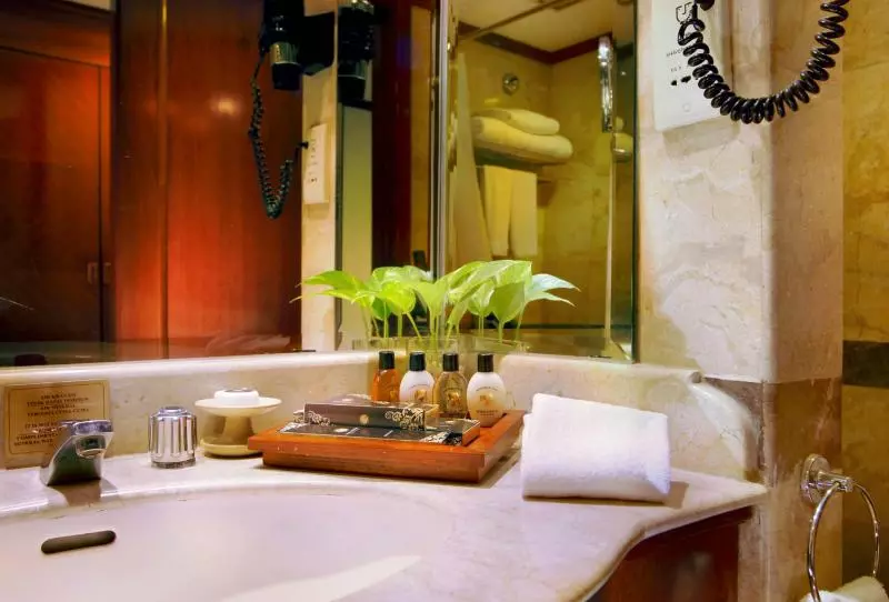 Fotos del hotel The Media Hotel And Towers:  5