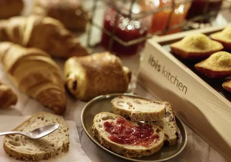 Fotos del hotel Ibis Paris Vaugirard Porte De Versailles:  4