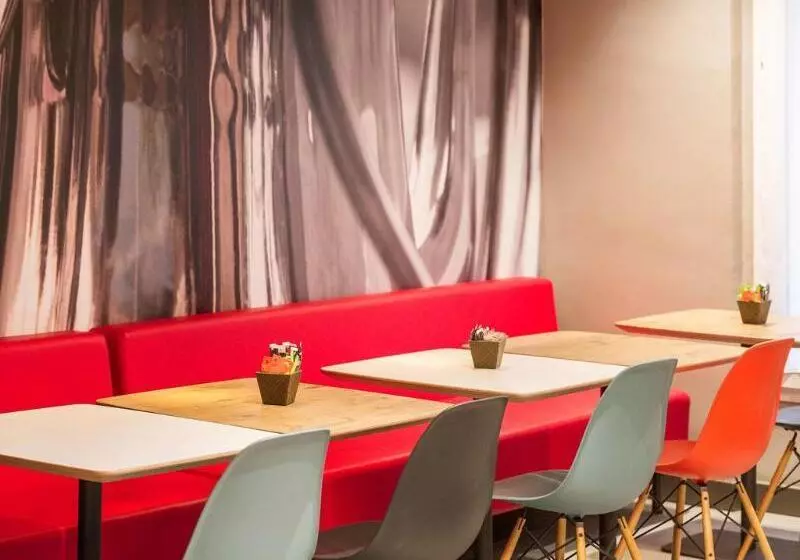 Fotos del hotel Ibis Paris Vaugirard Porte De Versailles:  13