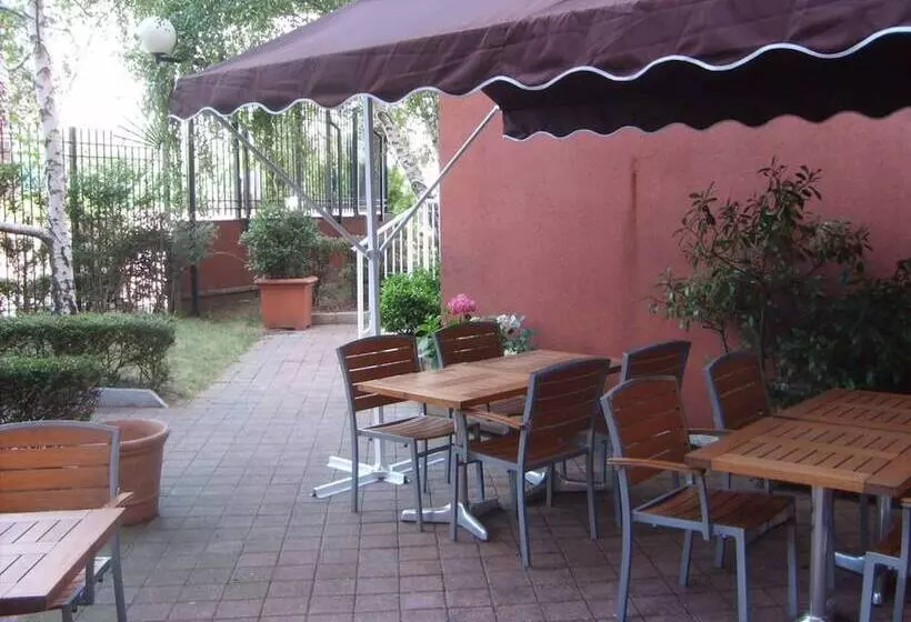 Fotos del hotel Median Paris Congres:  7