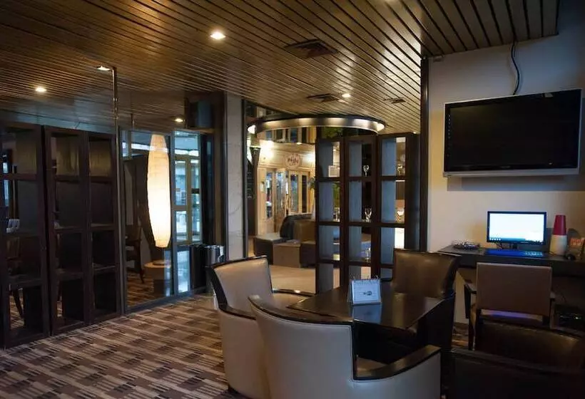 Fotos del hotel Median Paris Congres:  3