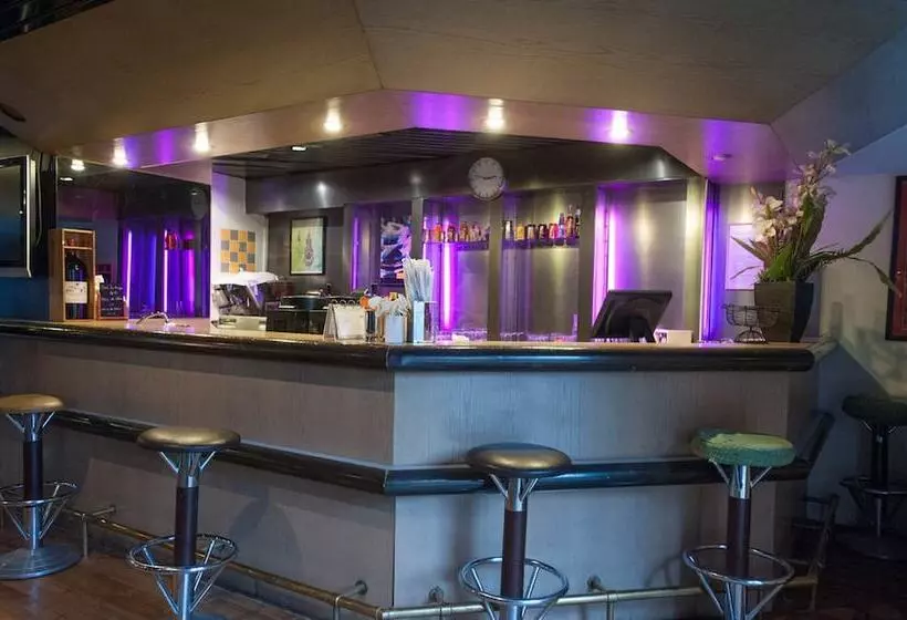 Fotos del hotel Median Paris Congres:  6