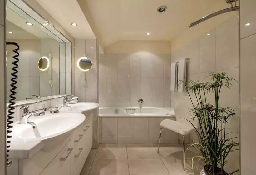 Fotos del hotel Sport- Und Wellnesshotel Eienwäldli:  16