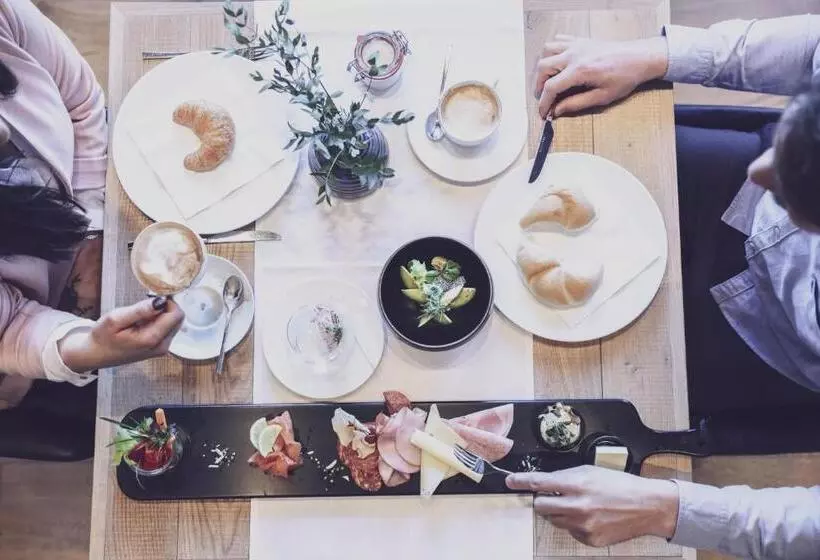 Fotos del hotel Seehotel Bellevue:  7