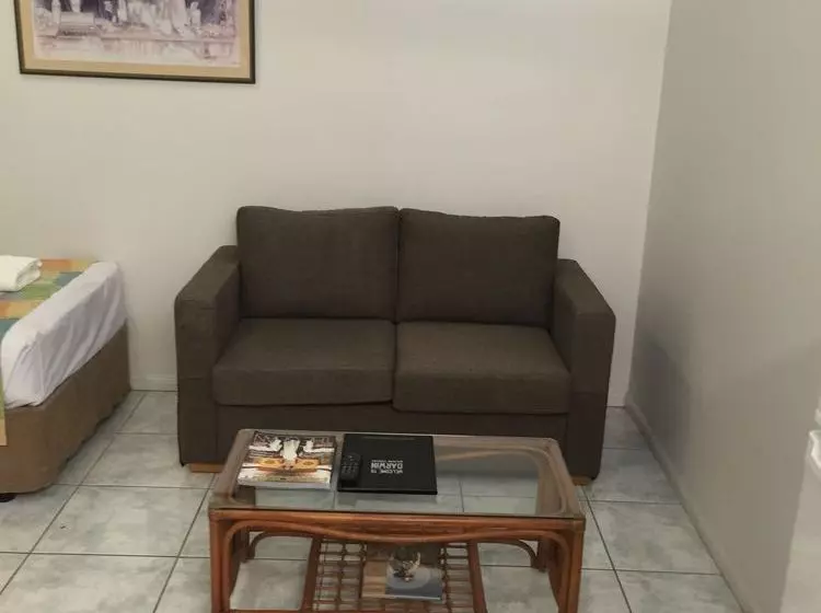 Fotos del hotel Mediterranean All Suites:  8