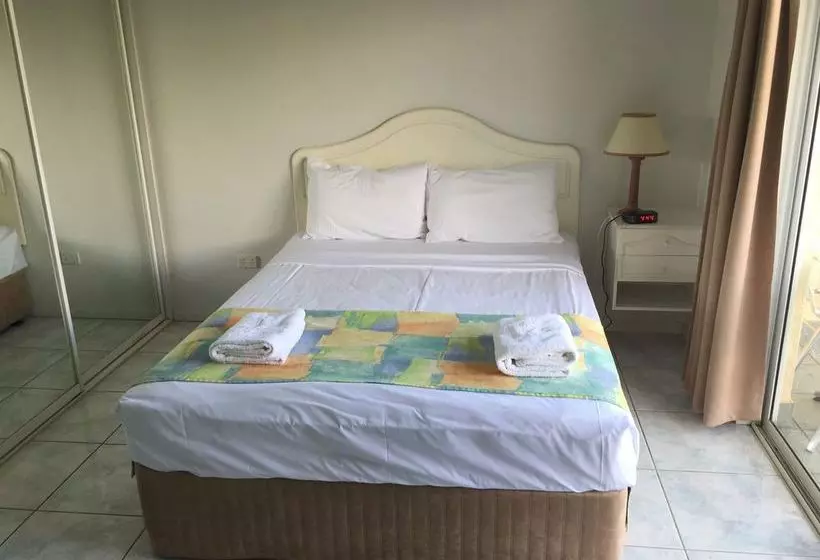 Fotos del hotel Mediterranean All Suites:  17