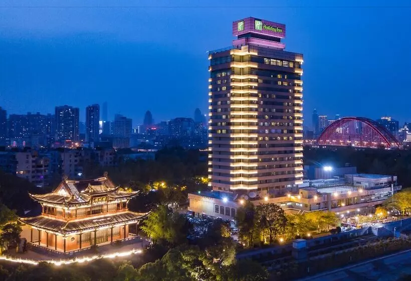 Holiday Inn Riverside Wuhan, An Ihg