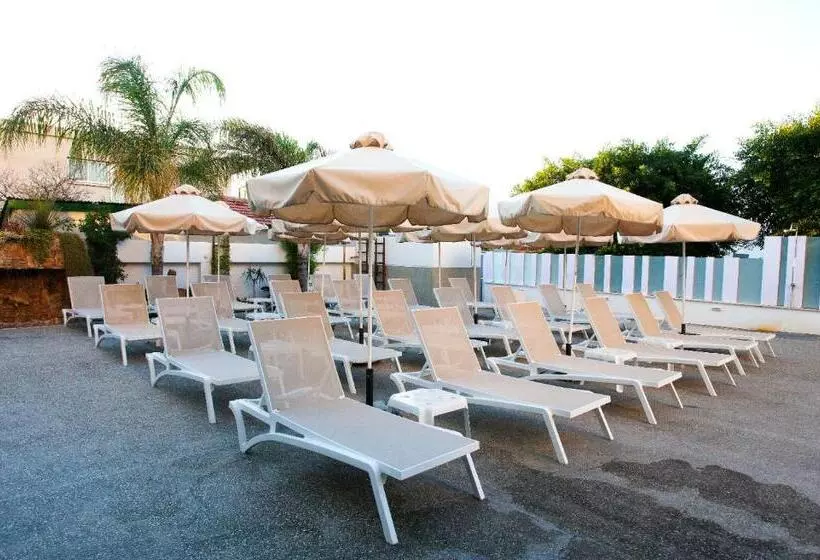 Fotos del hotel Pefkos City:  16