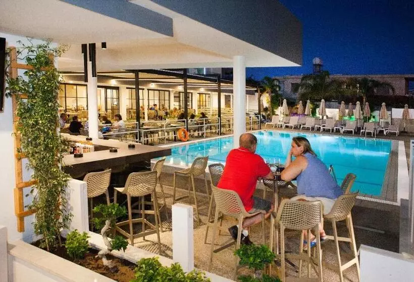 Fotos del hotel Pefkos City:  5