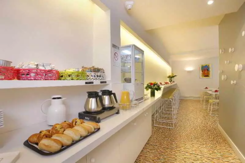 Fotos del hotel The Originals City, Hôtel Lecourbe, Paris Tour Eiffel (inter-hotel):  5