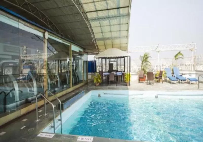 Fotos del hotel Ramee Guestline Hotel Juhu:  8