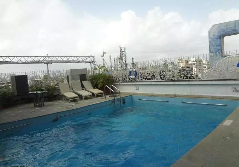 Fotos del hotel Ramee Guestline Hotel Juhu:  3