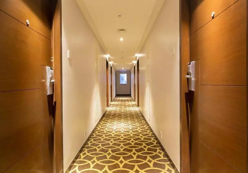 Fotos del hotel Ramee Guestline Hotel Juhu:  15